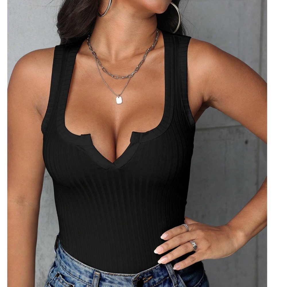Solid Fitted Ribbed Tank Top - Picture 6 of 6